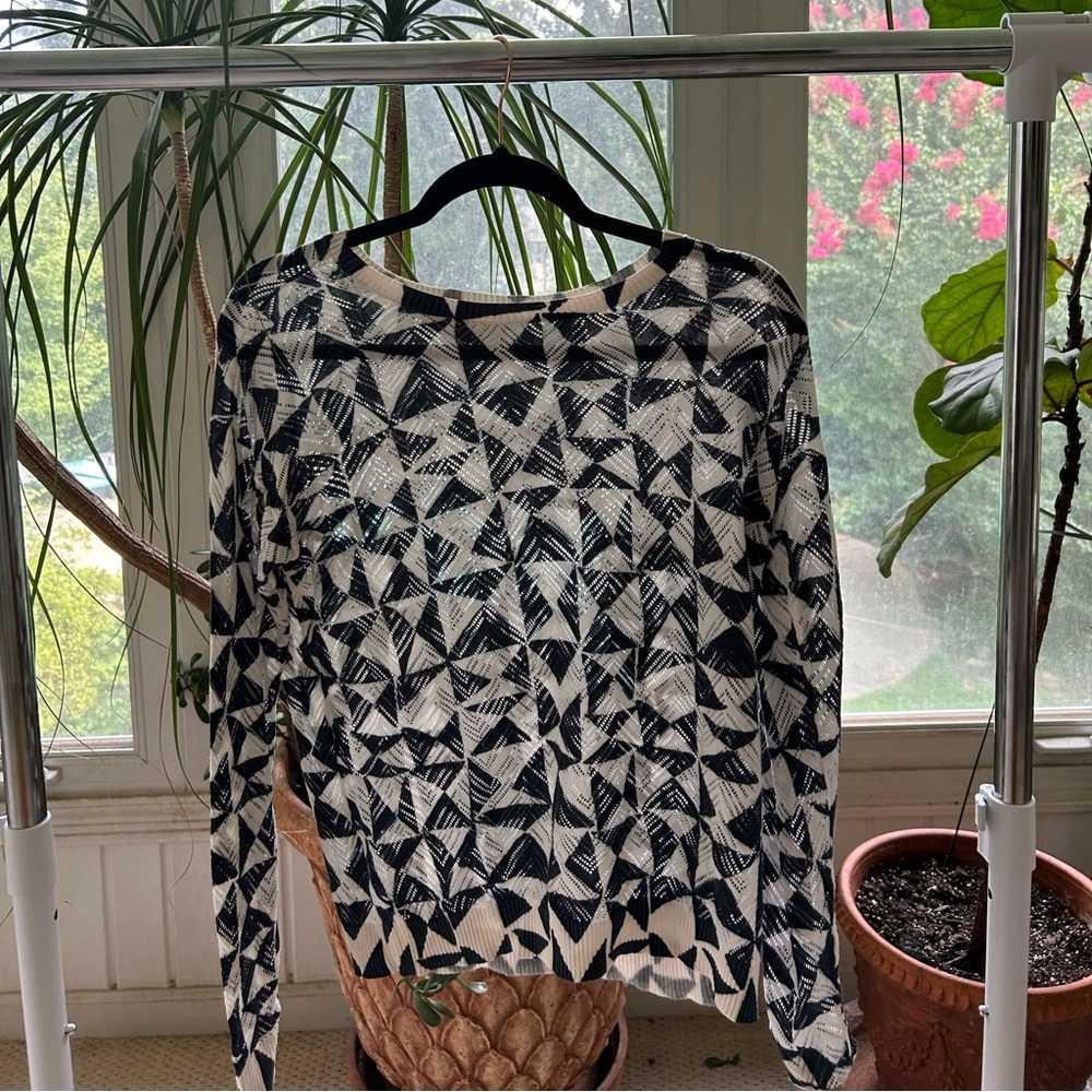 Loft, Size Medium